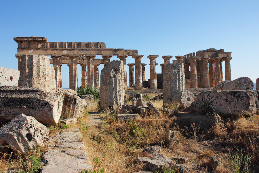 Halley and the Ancient Greeks: A Journey Through Astronomy